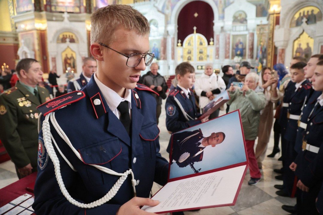 Донские кадеты прошли старинный обряд «посажения на коня»